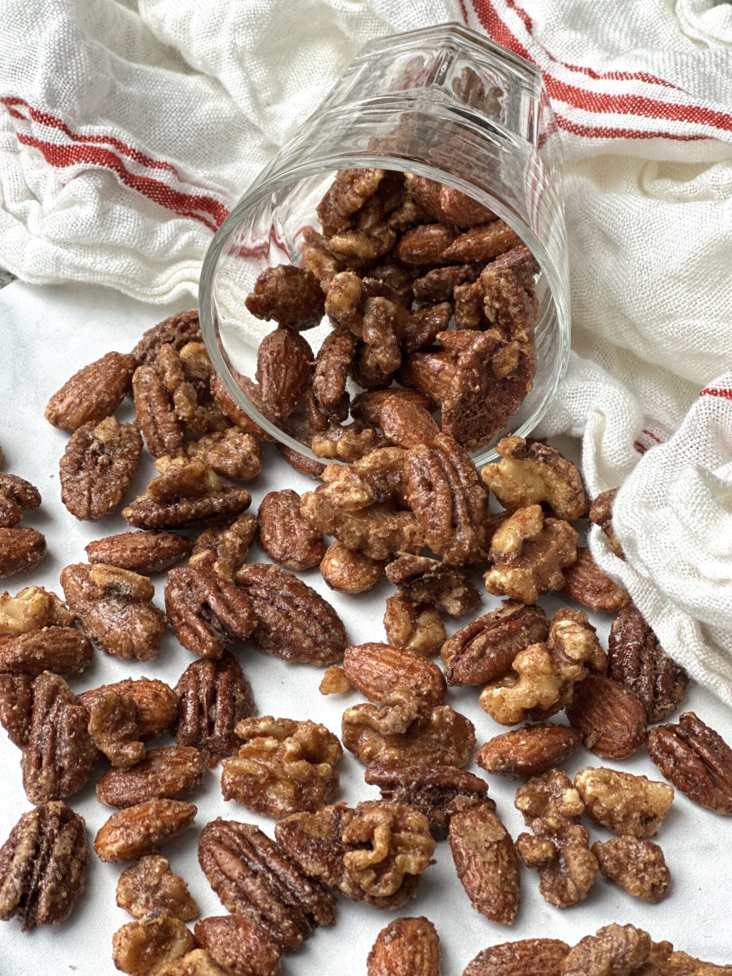 Recipe for homemade sweet and spicy cocktail nuts for your holiday party
